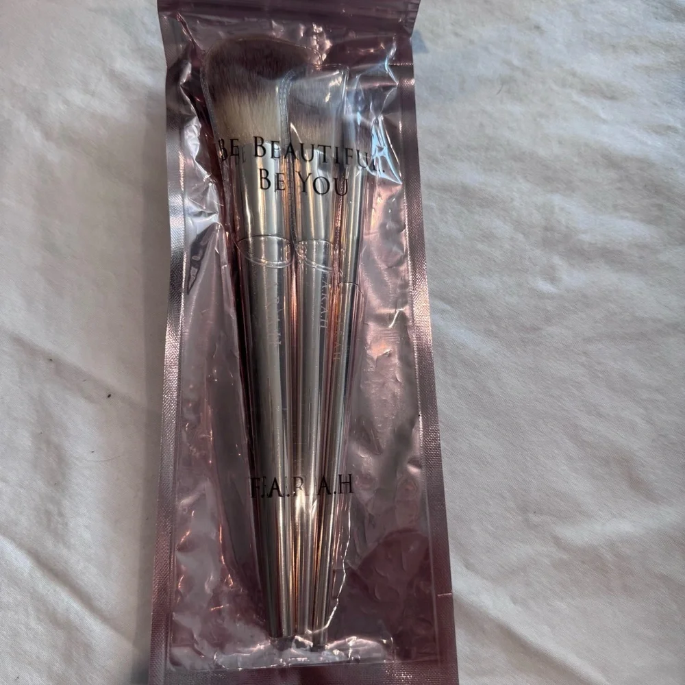 NEW Bundled set:MOTD, Beau Gâchis, and Farah Makeup Brush Set‎